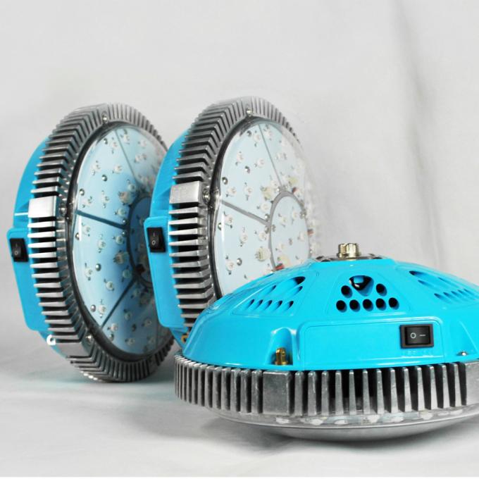 το ufo που οδηγείται γίνεται ελαφρύ