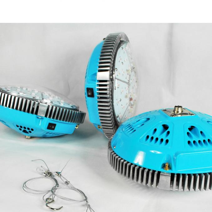 το ufo που οδηγείται γίνεται ελαφρύ